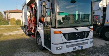 Camion Mercedes rifiuti metano usato_manara camion bagnara di romagna ravenna